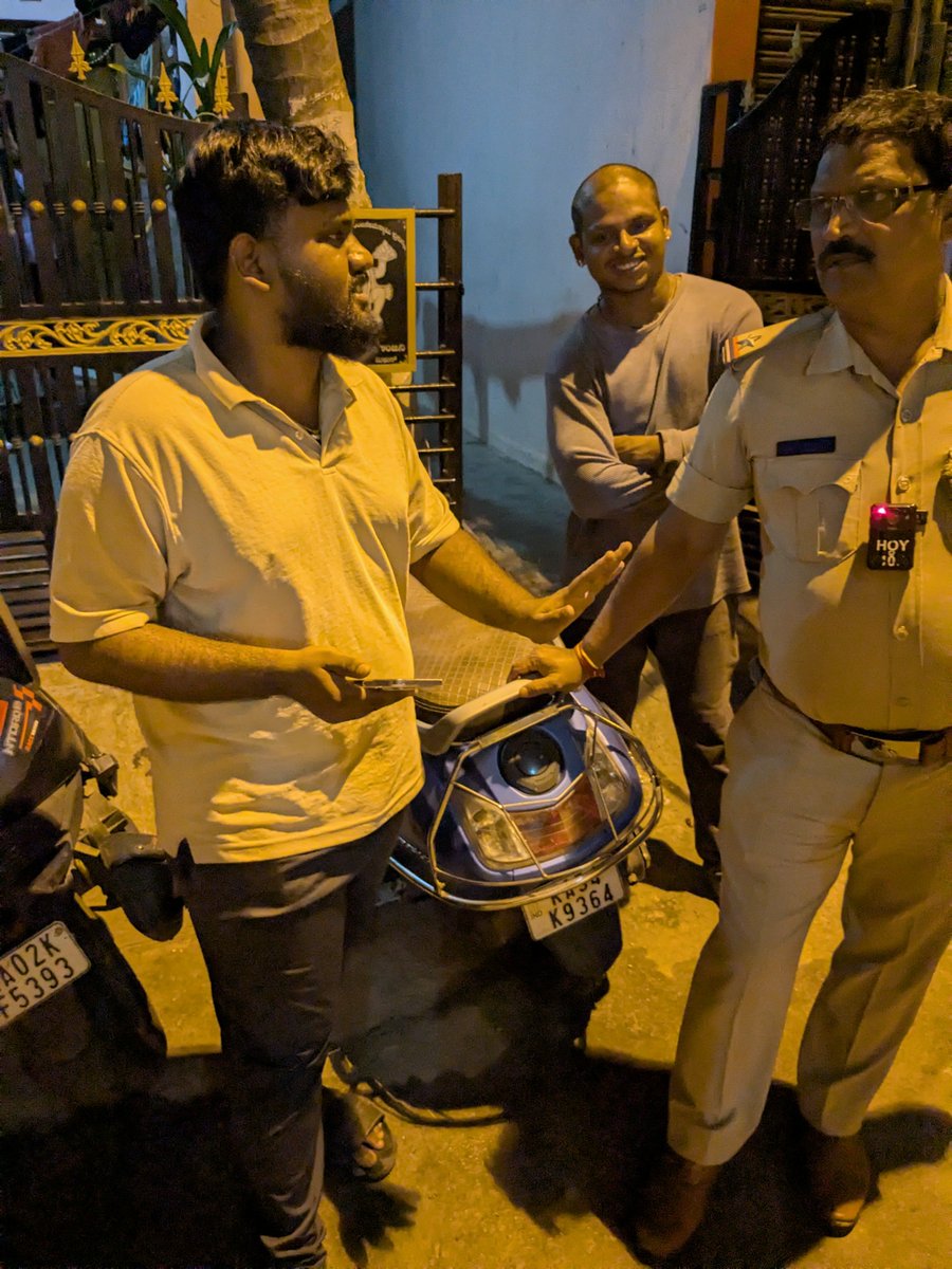 akstiw_'s tweet photo. @ZoomCar @Zoomcar_India @ZoomcarBLR See the cops came and gave us the Driving License Back, we had to wait for more than hour with our wives at night around 10.30 am https://t.co/MFybW7AHfF