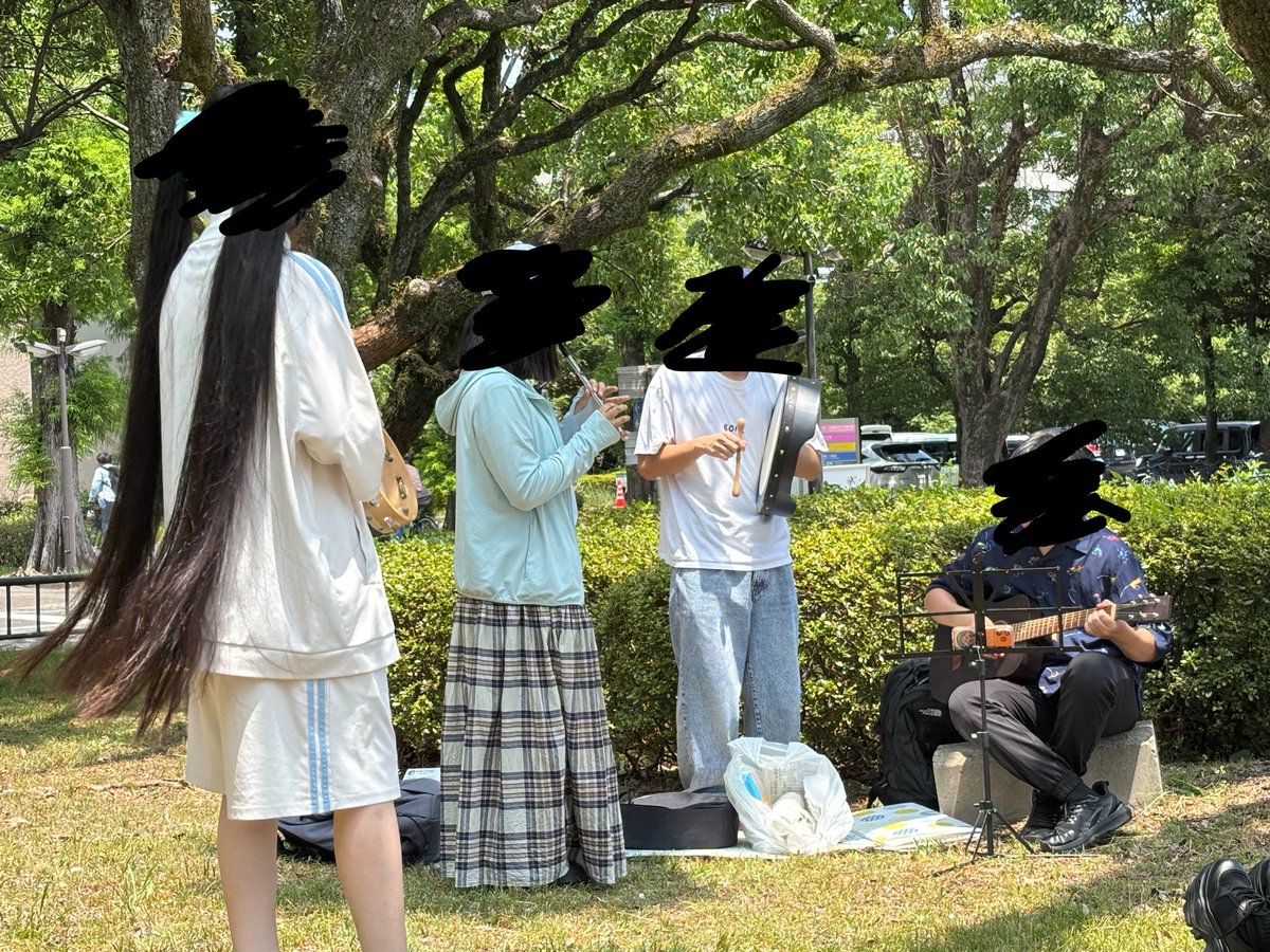 mukimukinuts's tweet photo. お昼休みに 民族音楽同好会(@HonjoRPG )様
見に行かないうちに新メンバーの方々が増えててすごい！楽しいです☀️
顔隠しが雑ですみません…、いつの間にか画像のステッカー機能が消えてて…💦 https://t.co/xzcmp1RiVl