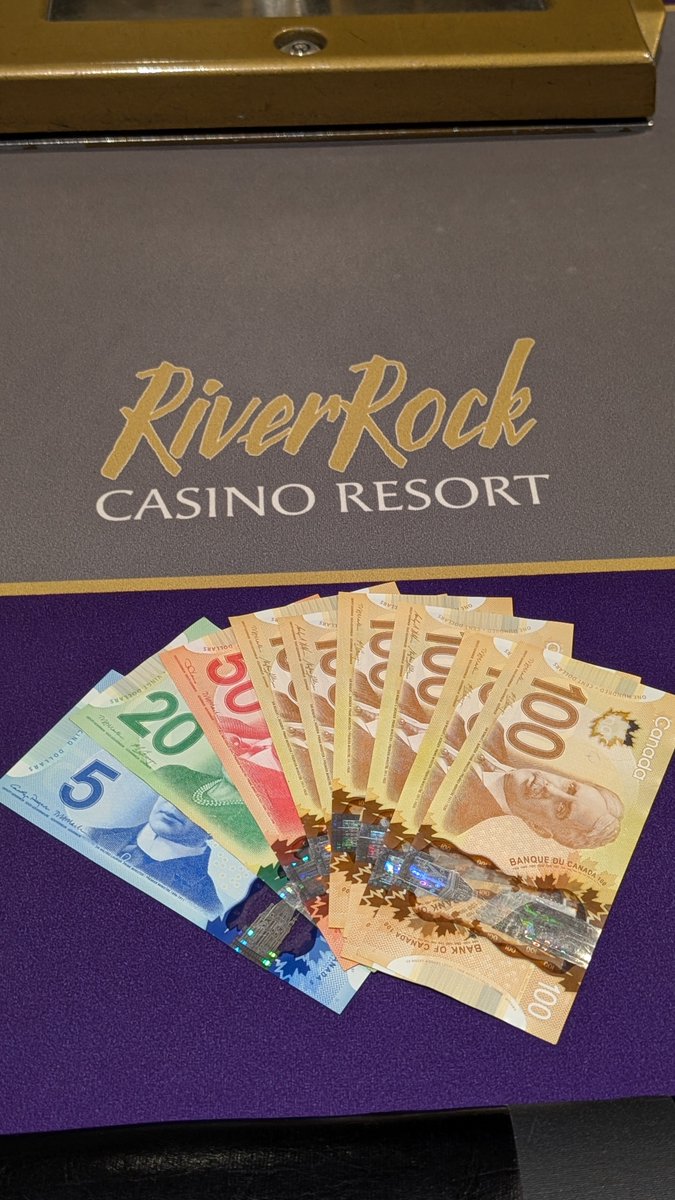 k1_poker's tweet photo. カジノのキャッシャーでドルを両替。為替レートは1.35/USDだったから500USDで675CAD購入。

終了後はCADを自由にUS$へ両替できず、元本分のC$675のみUS$500へ戻せる。C$675に満たない場合は不足分をUS$で補うことはできず、勝ち分や端数を含めた残りのCADも別の両替所や銀行でUS$へ両替する必要がある. https://t.co/zlq8XYX7c1
