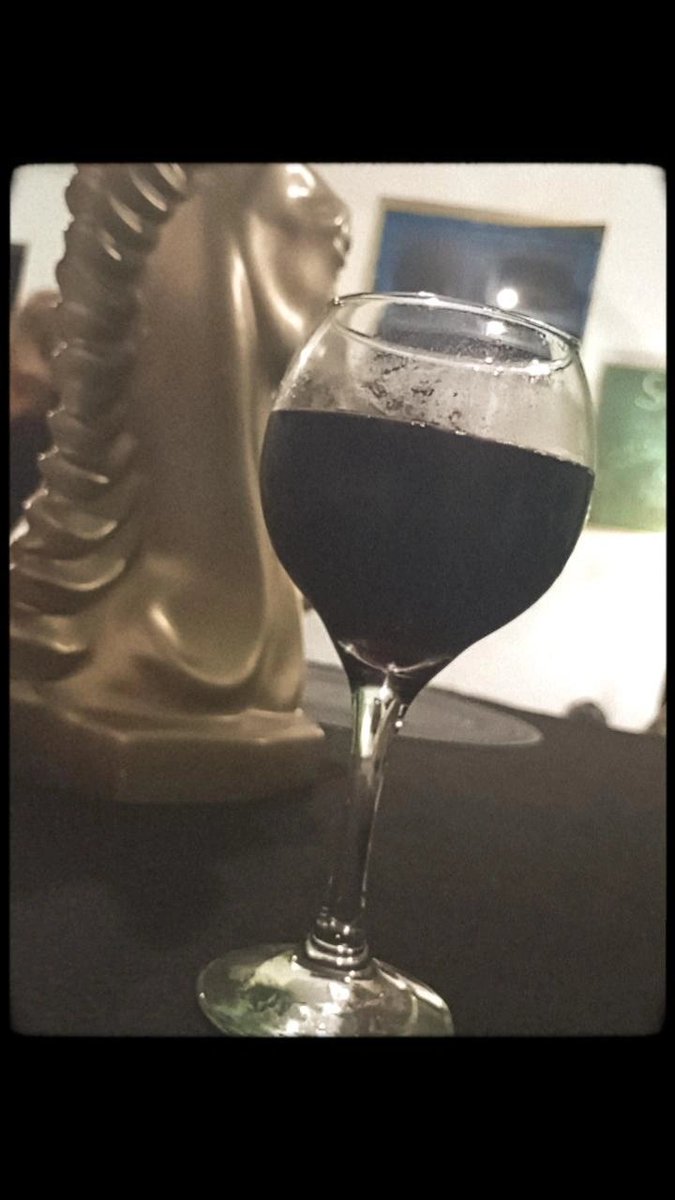 lumminatrix's tweet photo. Abre a boca, cinzeiro!⛓️
Sua mestra precisa relaxar...

https://t.co/XcCZXc07k3

#dominatrix #bdsm #femdom #domme #pegging #fetish #findom #mistress https://t.co/sHfRZJTmDt