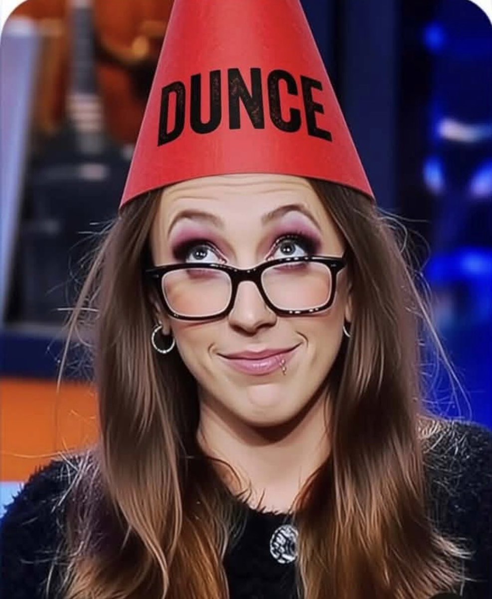 PoliCatSays's tweet photo. @SandiFrame Yes I do. She needs to be taken down a few pegs. Ego is out of control. She's disrespectful to smart guests. She's jealous. She needs to stop pretending she's a comedian. She's not funny. Case closed. https://t.co/srB0AdZPqN