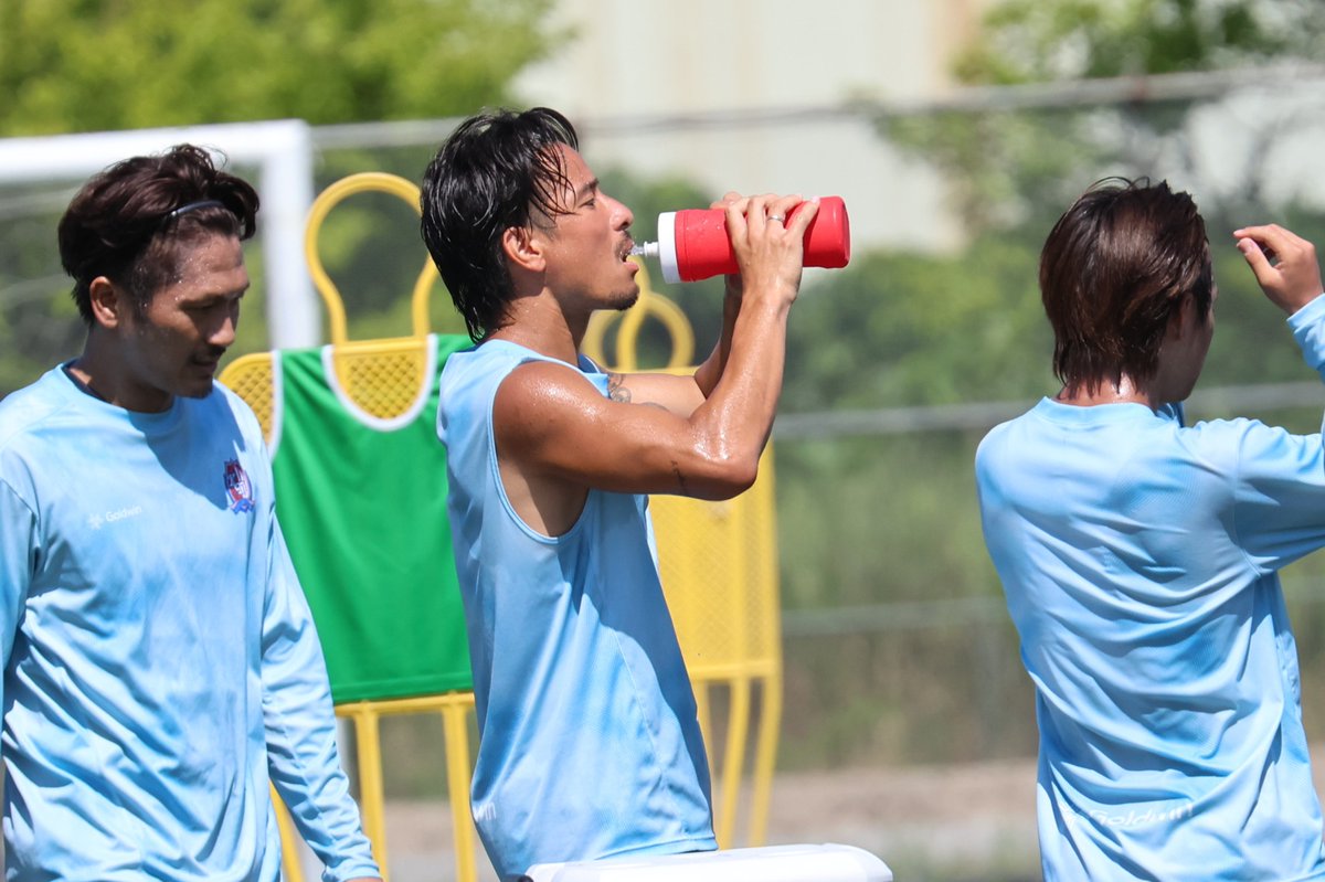 katallertoyama's tweet photo. ／
トレーニング写真📸
＼

本日、7/24は #松田力 選手の35歳の誕生日🎂
それを記念して今日は「力祭」🥁
溢れ出る大人の色気をご堪能ください

#カターレ富山 https://t.co/RBcPWNNhVN