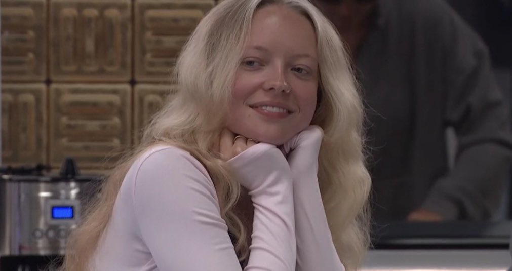 piggyk098's tweet photo. the pretty committee #bb28 https://t.co/3yKNVKf6SA