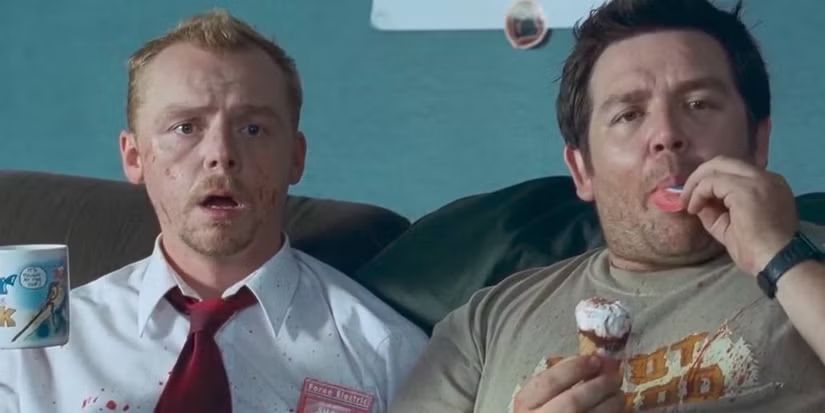 labutacadetodos's tweet photo. Shaun of the Dead (El desesperar de los muertos, 2004)
La comedia zombi definitiva. Un par de flojos tratando de sobrevivir al apocalipsis sin soltar su cerveza. Es una genialidad técnica y narrativa que marcó ambos géneros para siempre. Cornetto rojo de fresa por tanta sangre. Joya absoluta.