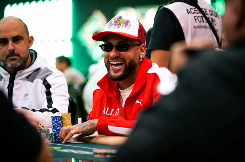 Live_Poker's tweet photo. FOOTBALL : Neymar, l'art de grinder pendant que Santos se bat

https://t.co/BnbdNFWUi4

#neymar #poker #football #faistonjob #questionnement https://t.co/0mzJiHjLHY
