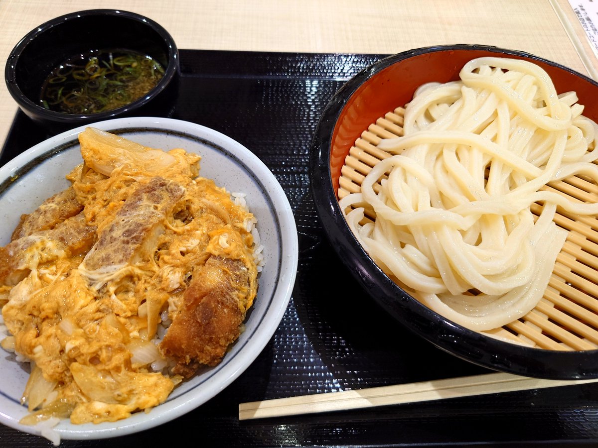 nomerosp's tweet photo. カツ丼セット（並）@丸亀製麺 https://t.co/tLZekzxv65