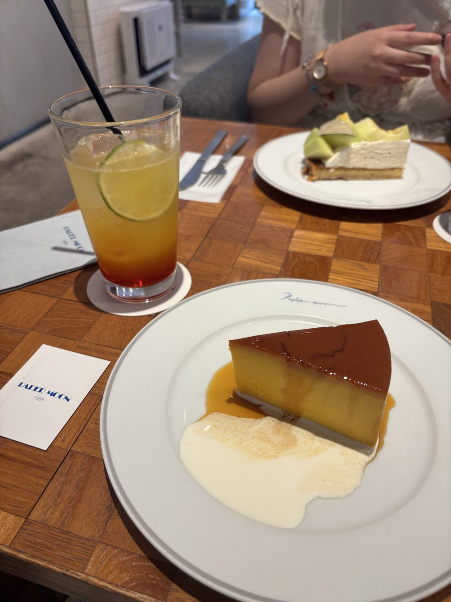 maitake_zukko's tweet photo. 34w1d
友達とランチのためバスに乗ったら座れなくて気持ち悪くなる😣ランチの店にやっと着いたら店内クソ暑で更に気持ち悪くなる😣久々日中に外出したけどダメですな。これは。ランチは楽しかった。帰宅してOS-1飲んで休んだ。お腹ハリハリ侍。うまそうなチーズ乗った冷製パスタ食べたかったけど我慢😣 https://t.co/JPhNuHdDSS