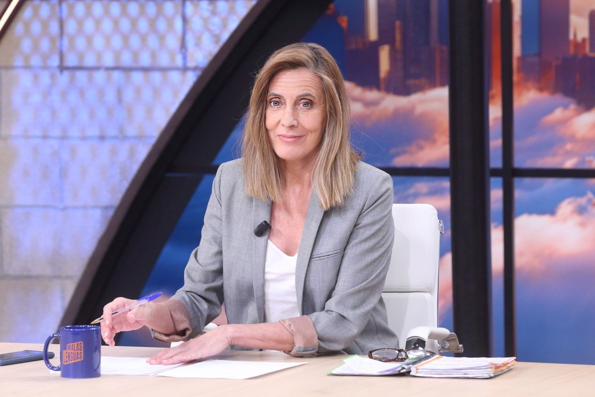 AntnMartnLpez1's tweet photo. Se cansó de defender lo indefendible y no hay más Las formas de abandonar no es digno de una profesional Lo tenía todo previsto No comerá 💩 porque ya tiene otro hueco en las TV del PPVOX https://t.co/iGWsovTK7K