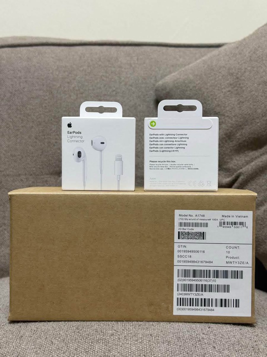 jack198803's tweet photo. WTS Apple Mobile Accessories  #apple #iphone #accessories  #mobileaccessories  #iphoneaccessories  #iphonecharger  #iphonecable #earpods #Charger  #fastcharger  #usbccable #fastcharging #20wcharger  #40wcharger https://t.co/Lh2icS8iT2