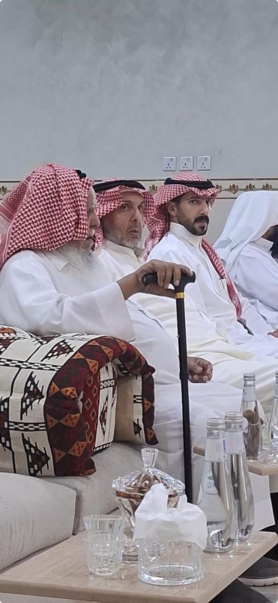 Al_Duhaiman's tweet photo. نبارك لابن العم/ عمر سليمان عبدالله المغشي عقد قرانه ، ونسأل الله له التوفيق والسعادة، بارك الله لهما وبارك عليهما وجمع بيهنا في خير. https://t.co/5qNonrKAAg