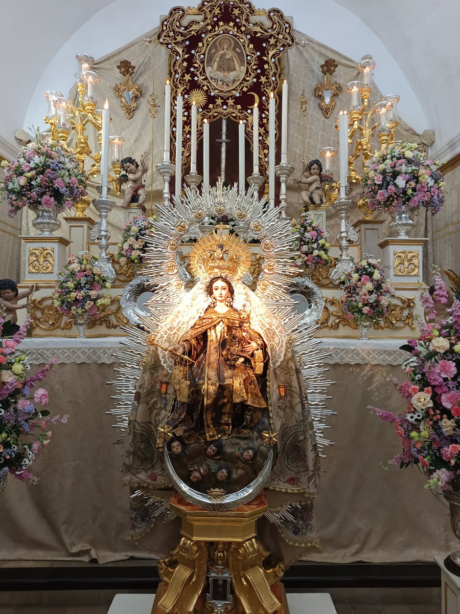 InriInformacion's tweet photo. [#FotosINRI]

🟤 La Virgen del Carmen de la @Hdad_Calatrava se dispone en veneración #TDSCofrade 

📷 @CarlosIglesia86 https://t.co/re27WCSMuT