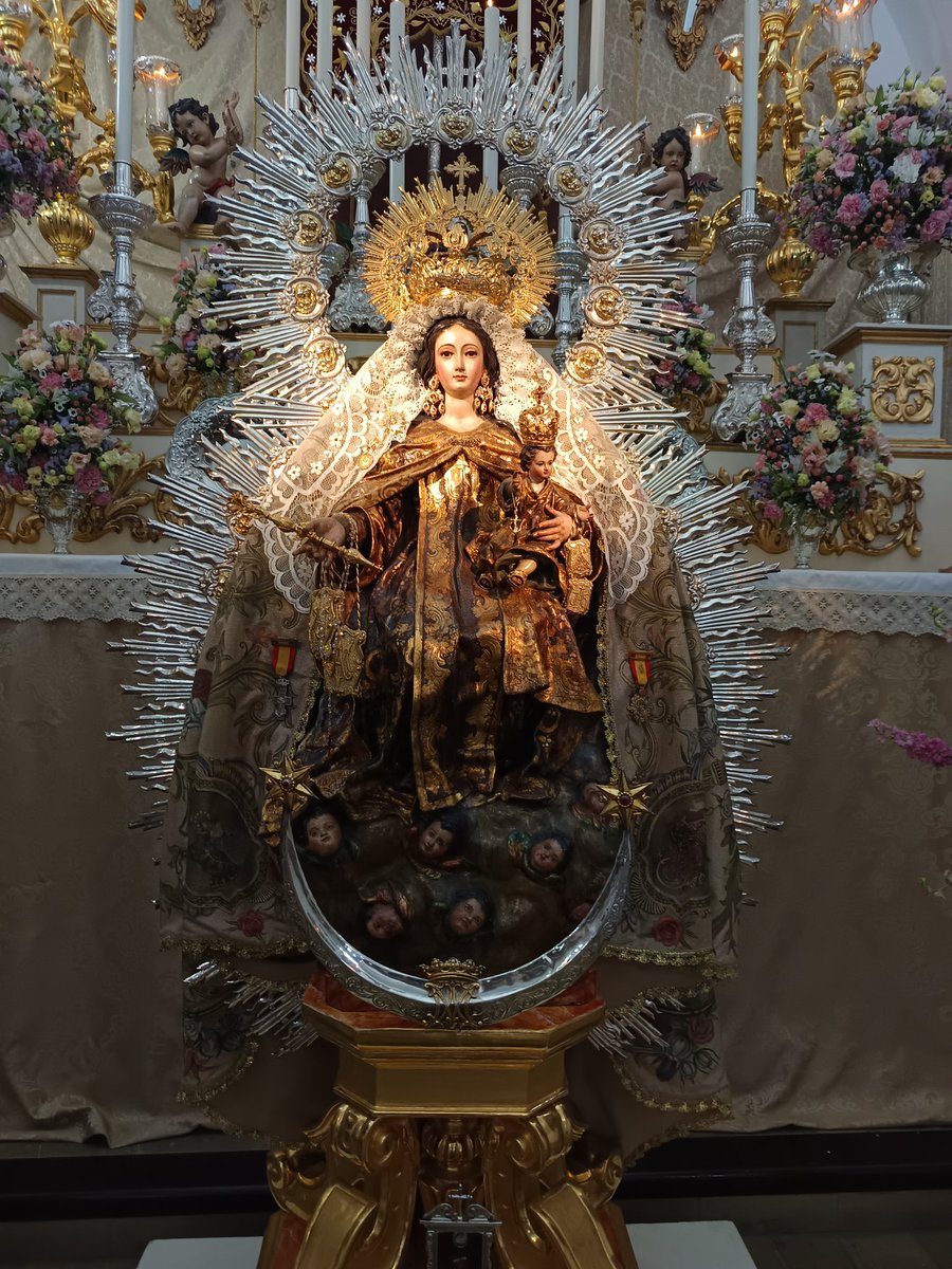 InriInformacion's tweet photo. [#FotosINRI]

🟤 La Virgen del Carmen de la @Hdad_Calatrava se dispone en veneración #TDSCofrade 

📷 @CarlosIglesia86 https://t.co/re27WCSMuT