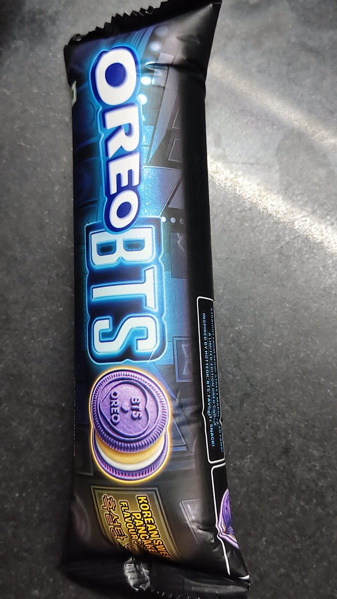 _oreoicecream_'s tweet photo. This BTS-inspired Oreo might just be the prettiest Oreo ever... and yes, it tastes even better than it looks! 💜🍪 #Oreo #BTSInspired #Borahae #PurpleLove #Yummy 
#BTS_WORLDTOUR_ARIRANG_München https://t.co/zbBPxOklDs