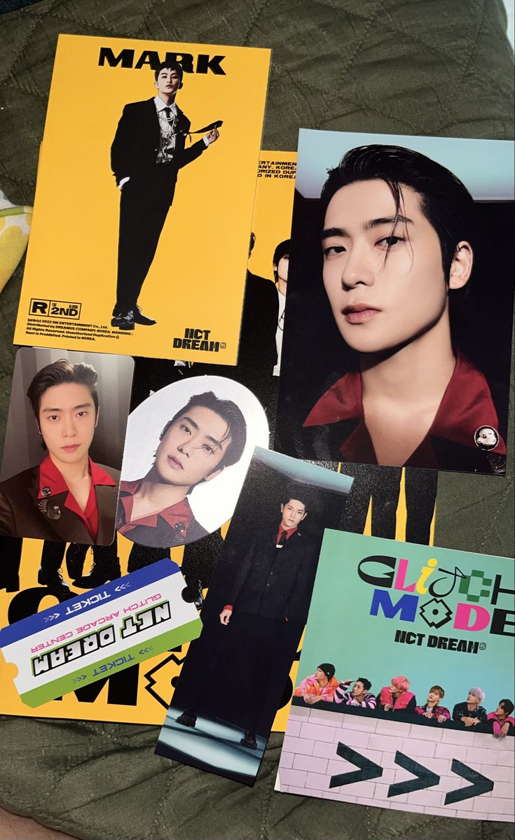 piipiti's tweet photo. WTS album glitch mode nct 
- good condi
- bisa oren
- offer aja yg penting masih make sense
- mau ngeluarin semua poca n album yg aku punya soalnya https://t.co/gZlyfqiSMj