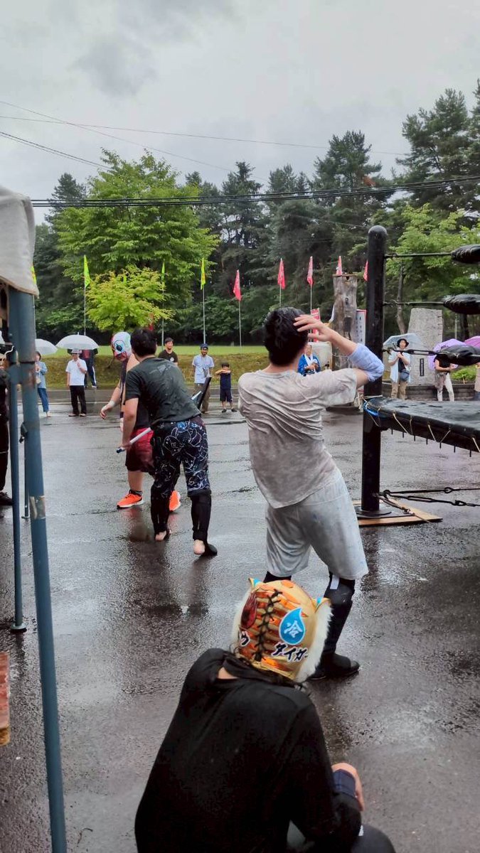 yu_ta0816pws's tweet photo. 当麻町の皆様、先日の當麻神社での試合、ありがとうございました！
スマリ君、今回はクリさんとSakuさんに負けたけど次の試合は勝とうね！🔥
俺も技の範囲広げるために頑張るぞ〜！

#当麻町 
#當麻神社
#當麻神社例大祭
#プロレスリングサッポロ
#奉納プロレス https://t.co/YtuhLcO2W7