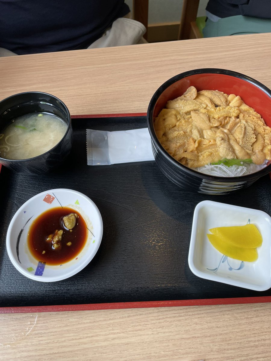19Doripake's tweet photo. 久しぶりの北の大地でたらふく食べて来ました🎵 https://t.co/4QblNQJgWS