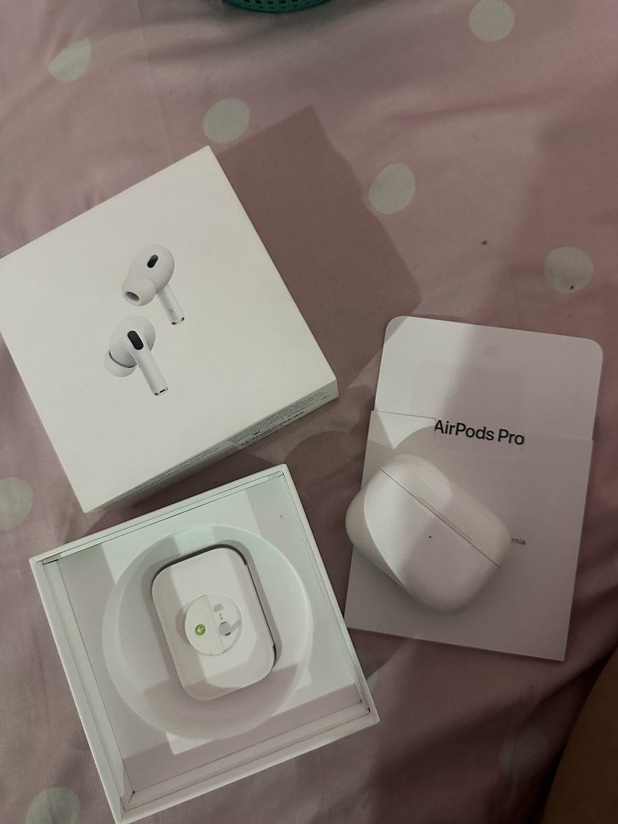 mybaee_e17's tweet photo. ส่งต่อ Airpod pro gen2📍
กล่องครบสภาพดีงับ
ประกันเหลือ
พร้อม applecare plus 4500 ต่อรองได้ค่ะ
สามารถvideo callดูของได้งับ
#ส่งต่อแอร์พอร์ต #ส่งต่อairpodspro2
#หูฟังไอโฟน #Airpodspro2 #ส่งต่อairpods #ขายแอร์พอด   #ส่งต่อไอแพด #ส่งต่อหูฟัง #ขายairpod #ส่งต่อairpod
#ส่งต่อiphone https://t.co/rTSMrtooNO