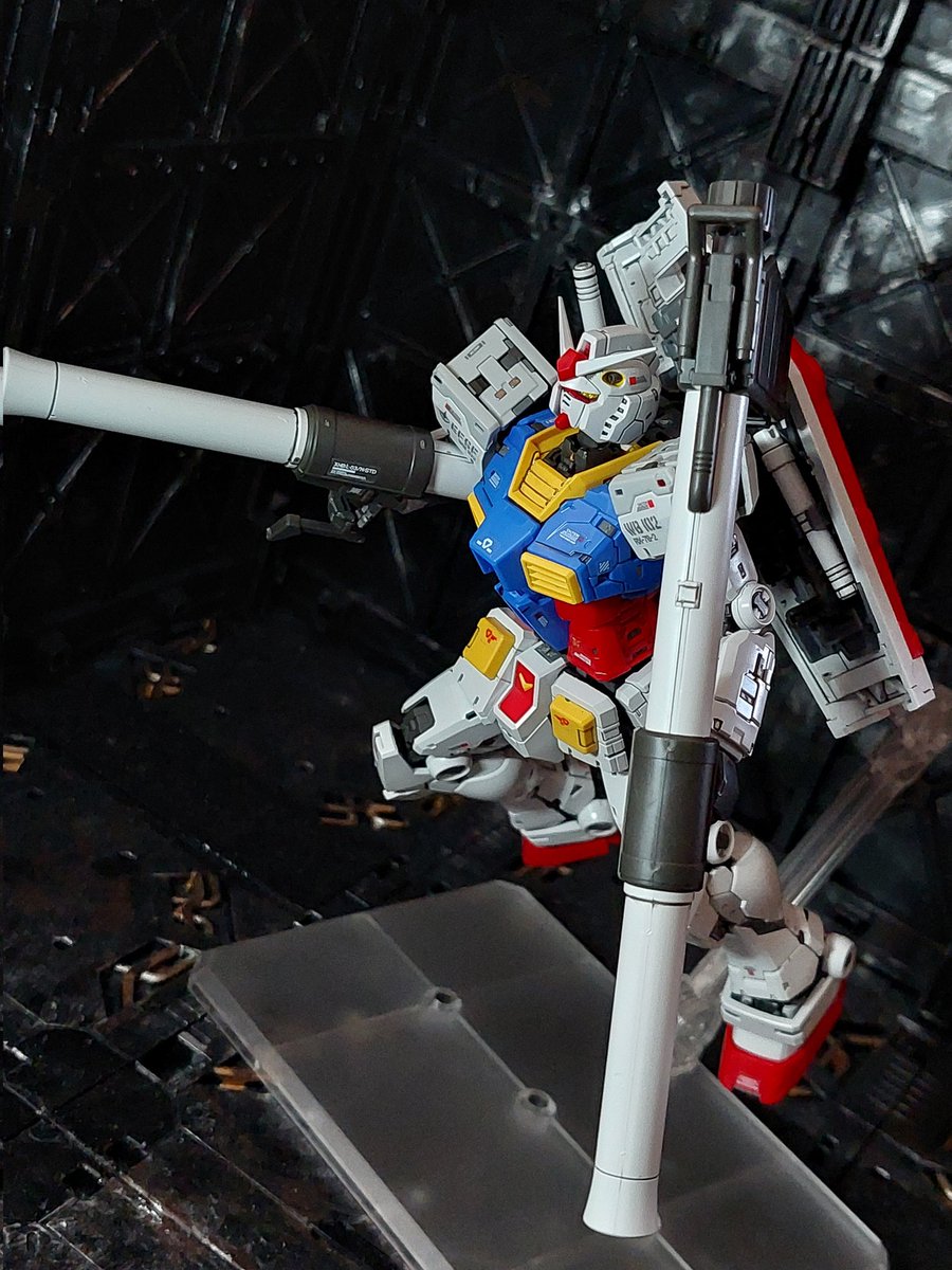 Fate_S_Buddy's tweet photo. #みんなのRG見せ合っていいねやrpしようよ 
#プラモデルライフ
アムロとシャアの機体でまとめてみました( *・ω・)ノ https://t.co/liW5QonUZo