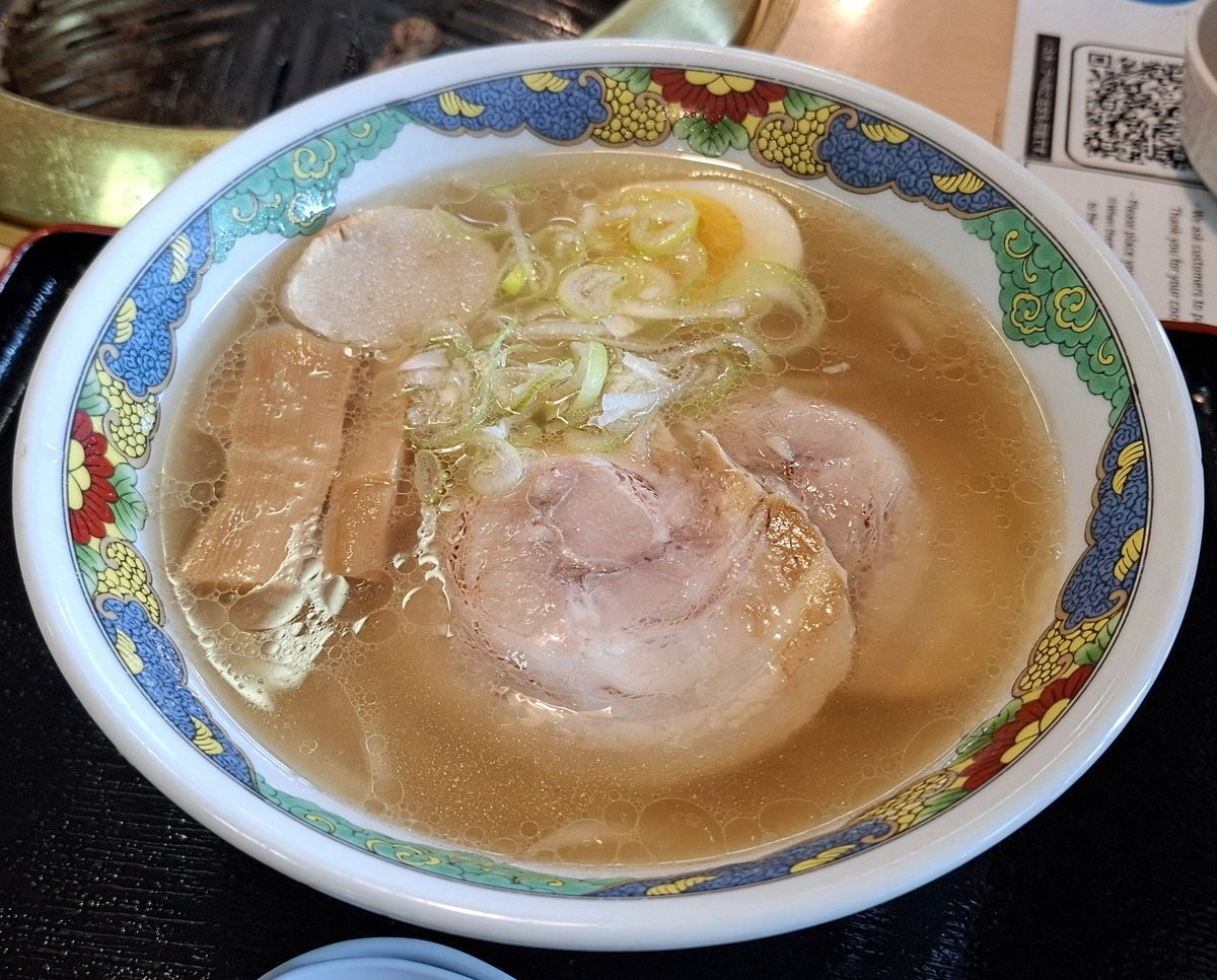 ddd_crazy_ddd's tweet photo. 🚘️🏔️道の駅名水の郷きょうごく🏔️🚘️
名水塩ラーメン1,300円✨
食べたことない味！！めちゃ旨い！！！
スープの旨味が半端じゃねえ！！！
麺はモチモチでチャーシューは分厚くて
脂が甘くてメンマはコリコリで全部旨い🔥
また来たい👍ごちそうさまでした😎✨
#京極町 https://t.co/kK1cNTgtsr