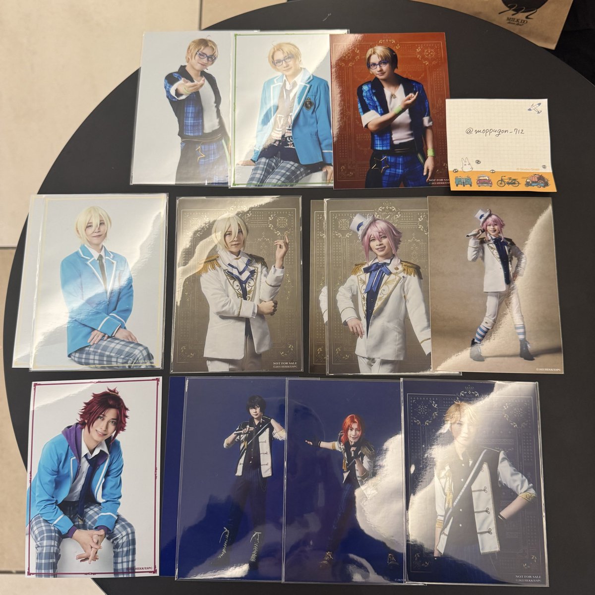 moppugon_712's tweet photo. 《交換》あんステ 返礼祭 レクイエム アクスタ ランダムブロマイド チェキ 特典

〈譲〉嵐 真 真緒 英智 桃李 レオ 凛月 泉

〈求〉画像4枚目💙＞🧡 ※レオ 泉 優先

画像の通りになります。
検索からでも気軽にお声かけください。

※7/12現地にて交換、または郵送交換になります。 https://t.co/OAIOshFDDC