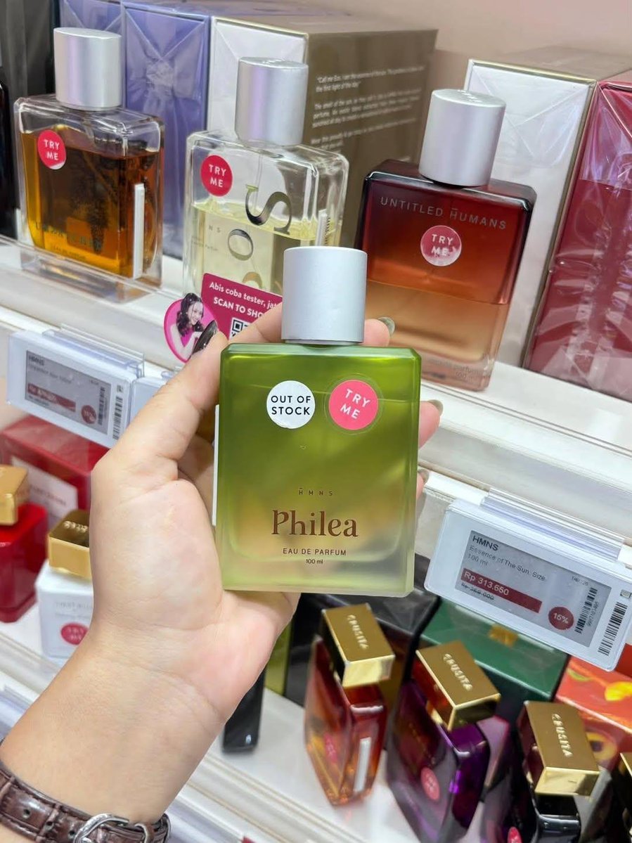 farad97720's tweet photo. Kata aku kalo udah punya heura nggak usah mahal mahal beli philea, soalnya wanginya SAMA😭🙏🏼 https://t.co/v9eGqU7qAi