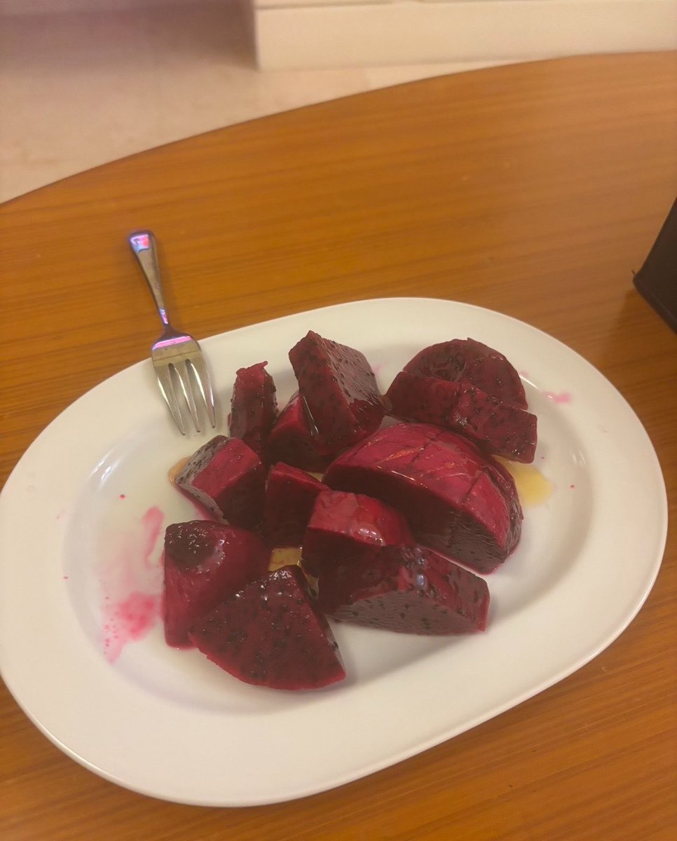 ganbariteee's tweet photo. お昼、食べた？って
夫に聞いて送られてきた写真。
焼きそば作ったからお昼に食べてねって伝えたが。

食べたよ、これも食べたよ、ってこと？ https://t.co/vEjGeJNhsj