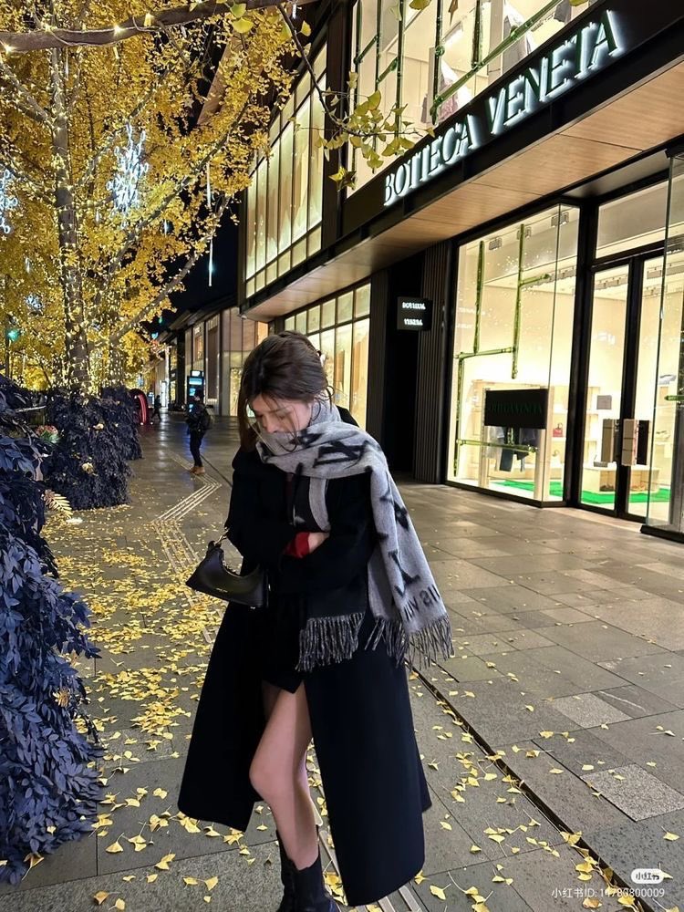 inthereinn's tweet photo. 💬 추구미 종류를 알고 싶어요

영어로 fashion aesthetic / fashion aesthetics list 등등 서치하면 무수히 많은 스타일을 보실 수 있습니다•••

한국 현재 기준 수요가 있는 추구미를 정리한다면

- clean girl(클린걸)
- coquette core(코케트 코어)
- fairy core(페어리 코어)
- bloke core(블록 코어)
- mori girl(모리걸)
- vintage(빈티지)
- minimalism(미니멀리즘)
- acubi aesthetic(아쿠비)
- old money(올드머니)
- cottagecore(코티지코어)
- academia (light academia / dark academia)(아카데미아)
- gothcore(고스코어)
- coastal grandmother(코스탈 그랜드마더)
- tomato girl(토마토걸)
- soft girl(소프트걸)
- y2k
- normcore(놈코어)
- preppy(프레리)
- casual street style

등등••• 너무 많네요
제가 적은 키워드 핀터레스트에 쳐서 찾아보기만 해도 아마 좋아하는 거 하나쯤은 있으실 것 같애요