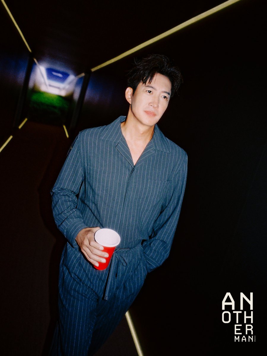WangYangFcTH's tweet photo. AnotherMan中文版 อัพเดท : แม้ก้าวเดินจะไม่เร่งรีบ แต่แววตาของหวังหยางได้เผยถึงความคาดหวังต่อการแข่งขันที่กำลังจะมาถึงแล้ว
.
#หวังหยาง #WangYang #WayneWang #王阳 https://t.co/IiUN5C18uR