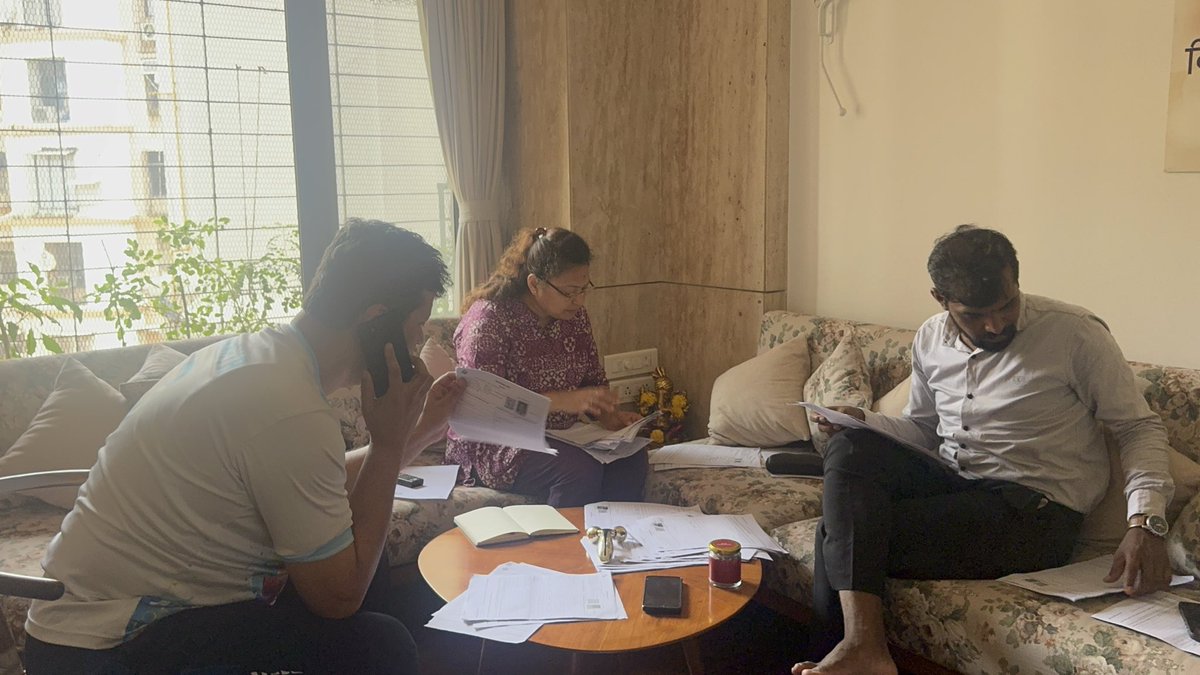 DholayDivya's tweet photo. SIR Voter card work being done at my house for our building with BLO for Versova assembly part no 270 . 
@Dev_Fadnavis @RaviDadaChavan @ShelarAshish @AmeetSatam @BJP4Maharashtra @BJP4Mumbai https://t.co/uWoEEmSw6k