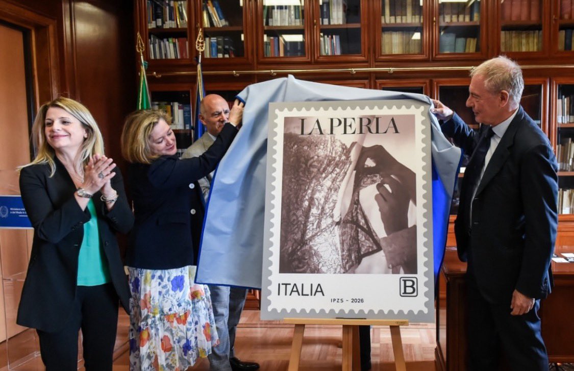 Frances99687883's tweet photo. 36 mesi di #calo della produzione industriale; 43 #tavolidicrisi aziendali e 33 in monitoraggio; 312mila #cassintegrati al mese; oltre 300 #francobolli presentati dal suo insediamento: i numeri di successo di un filatelico a capo del #Mimit  #Urso. 1/2 https://t.co/QQ20G2vppq