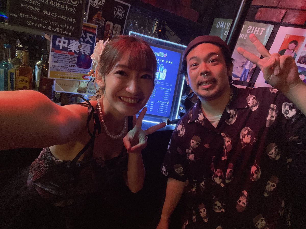 mitaniremi's tweet photo. 昼の部ワンマン終わったよ～～～！！！
みんなどうもありがとう～～～！！！

Tシャツ・アクスタ売り切れました！！😭🙏

夜の部もオープンしたよぉ！！！
宴！楽しみましょう〜！！！🪭✨🪭✨
ぜったい来た方がいい🫶
@六本木クラブエッジ！！
#かがやき姫 https://t.co/IcXPF9lmyz