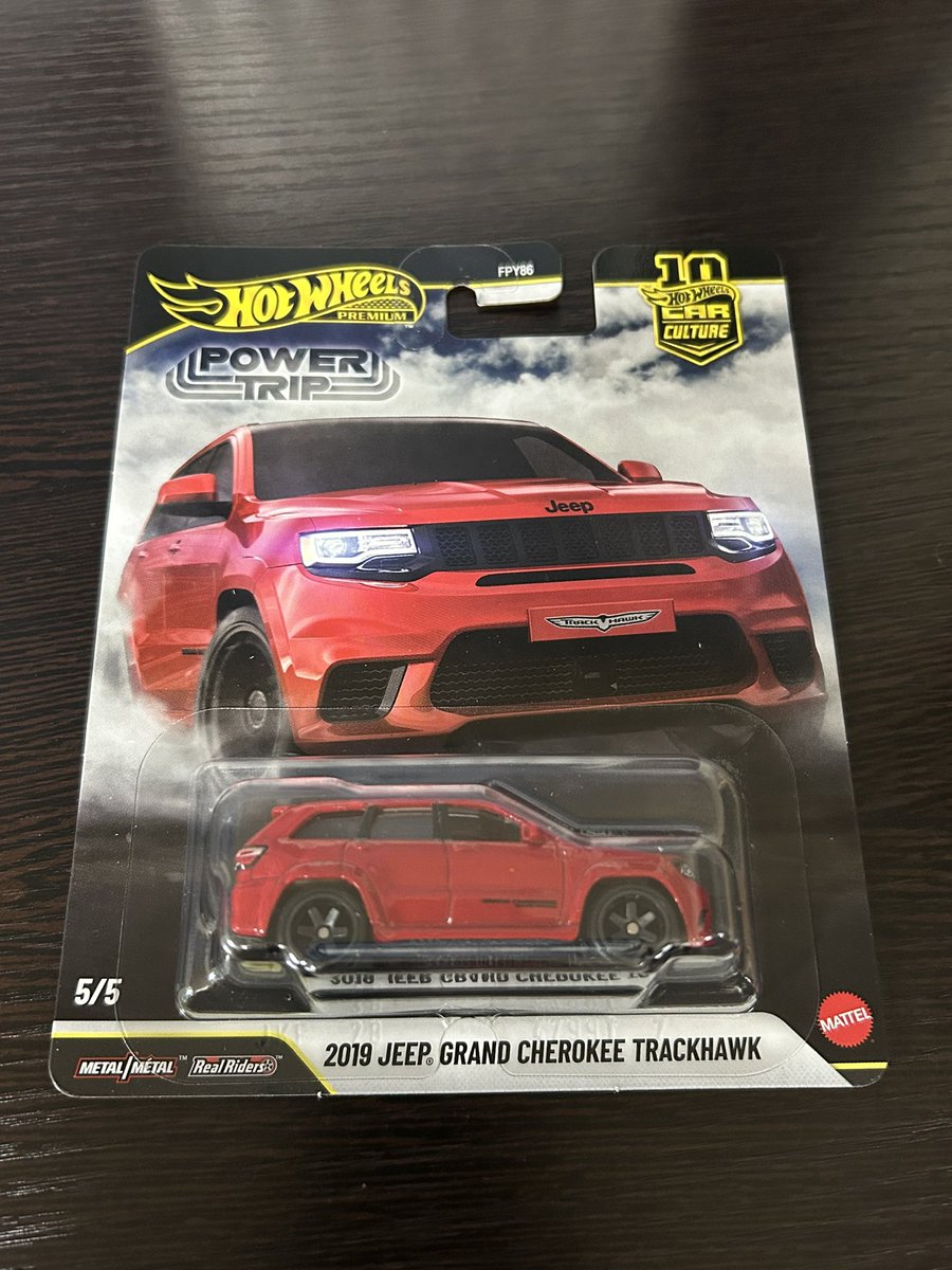 levorgcocoa555's tweet photo. #ホットウィール パワートリップ ジープ グランドチェロキー トラックホーク

ジープ史上最速のマシン。搭載される6.2L V8 OHV スーパーチャージャーは最高出力710PS、最大トルク868Nm。

ジープといえばオフロードのイメージが強いが、このトラックホークはオンロード性能の高さが特徴。 https://t.co/koaieoAjJB