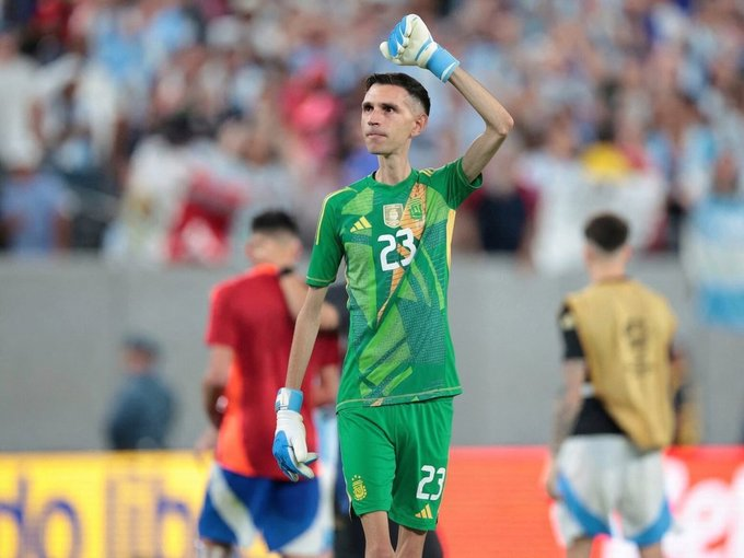 Miobostera's tweet photo. buenas noches a todos
felicidades a todos los hermanos argentinos por esa semi, sigan haciendo llorar a españoles y burros
espero que hayan tenido un gran dia descansen bien https://t.co/v4psGUV7lz
