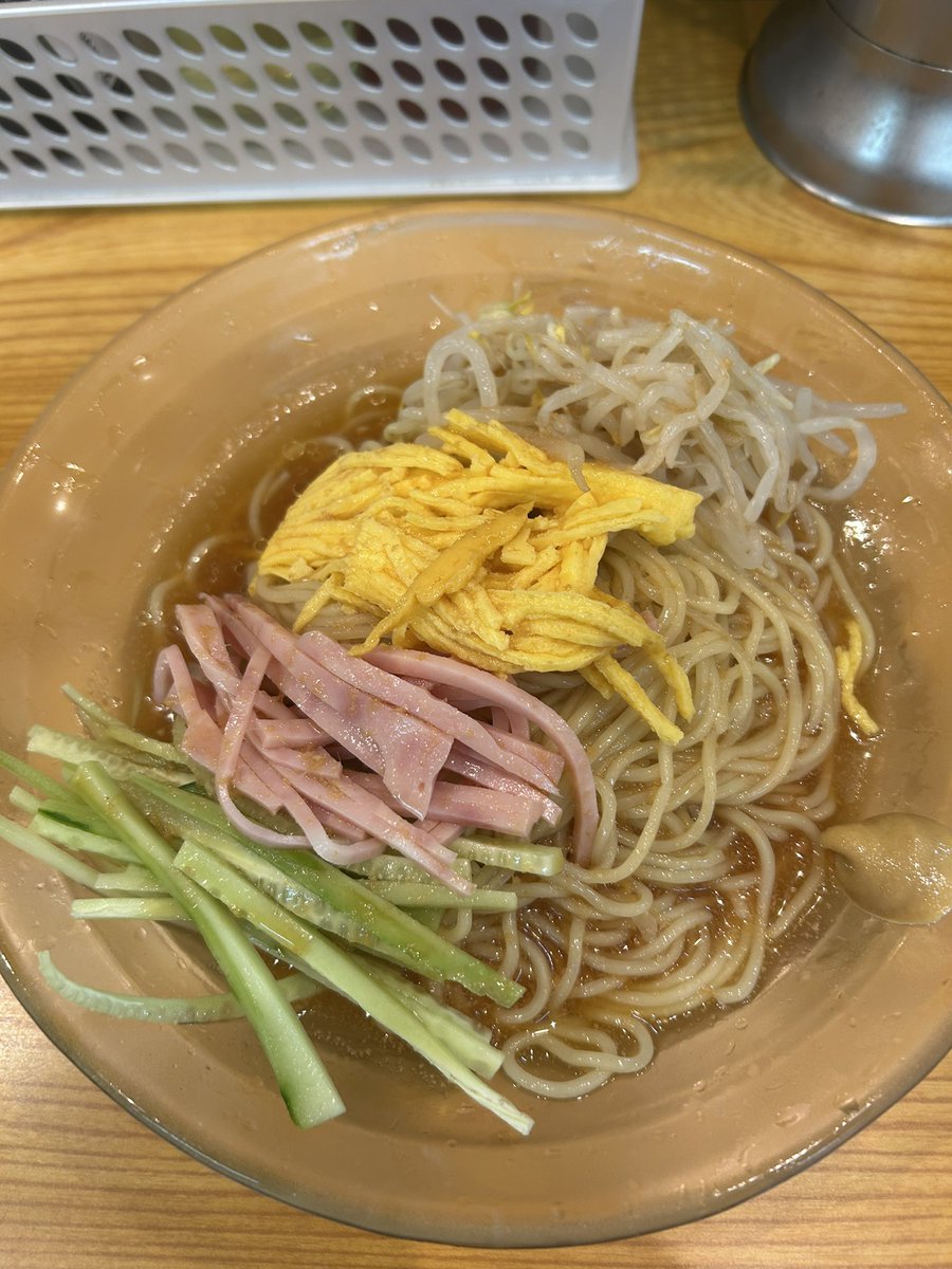 nanba_nrm's tweet photo. やっと始まってくれた
劇場近くのめんまる冷やし中華600円 https://t.co/HejwDxyXAK