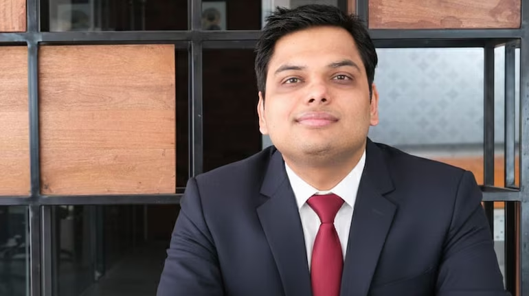 moneycontrolcom's tweet photo. #MarketsWithMC | Daily Voice: Too early to call current recovery a confirmed trend reversal; earnings, FII flows, geopolitics must align, says Alpha AMC founder

- Market is technically recovering but fundamentally still testing its footing
- Double-digit growth is realistic for broader index if crude stays range-bound and rate cuts flow through as expected
- PSU banks likely to continue trailing private banks through FY27

Read More:
https://t.co/xKTMBpuvEt