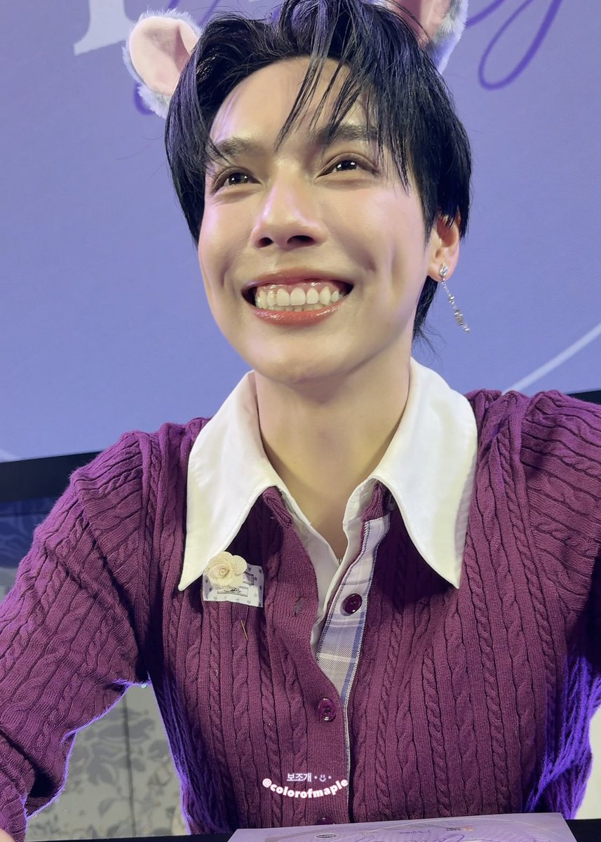 colorofmaple's tweet photo. แฟนไซน์ครั้งแรก กับเป็นต่อ
โฟโต้กรุ๊ปครั้งแรก กับเป็นต่อ
ไฮทัชครั้งแรก กับเป็นต่อ

11/7/26 🐰💜✨

#PentorJrp
#PathToLoveYou 
#PentorBirthdayFansign https://t.co/vSdPsRK7Ka