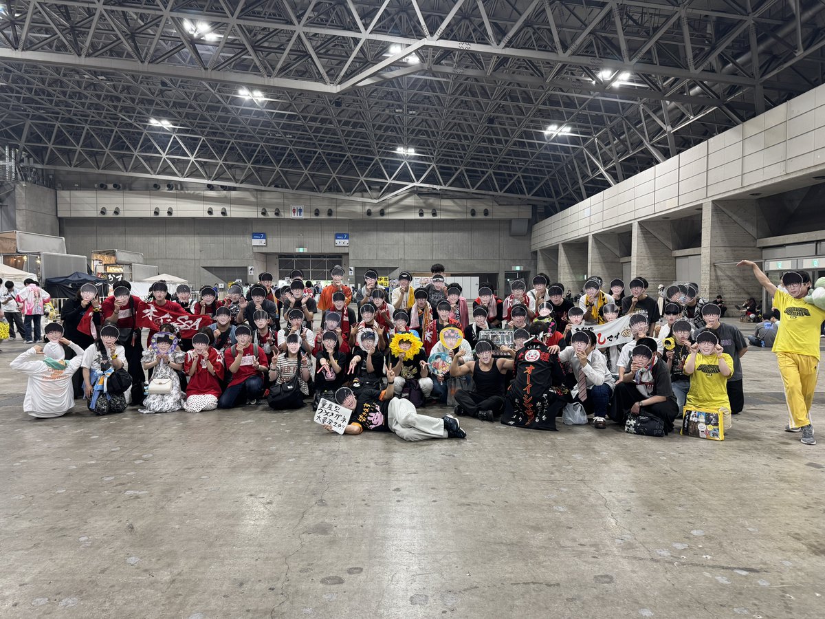 kou_25_2002's tweet photo. アニサマ来たら
オーイシが60人ぐらいいました
#オーイシマサヨシ 
#アニサマ https://t.co/X0L7AAiPOF
