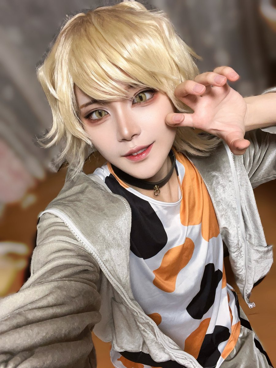 Shinano_0901's tweet photo. 昨日！衣装借りて南泉してた🐱💛🧡 https://t.co/f9yG5ZNvda