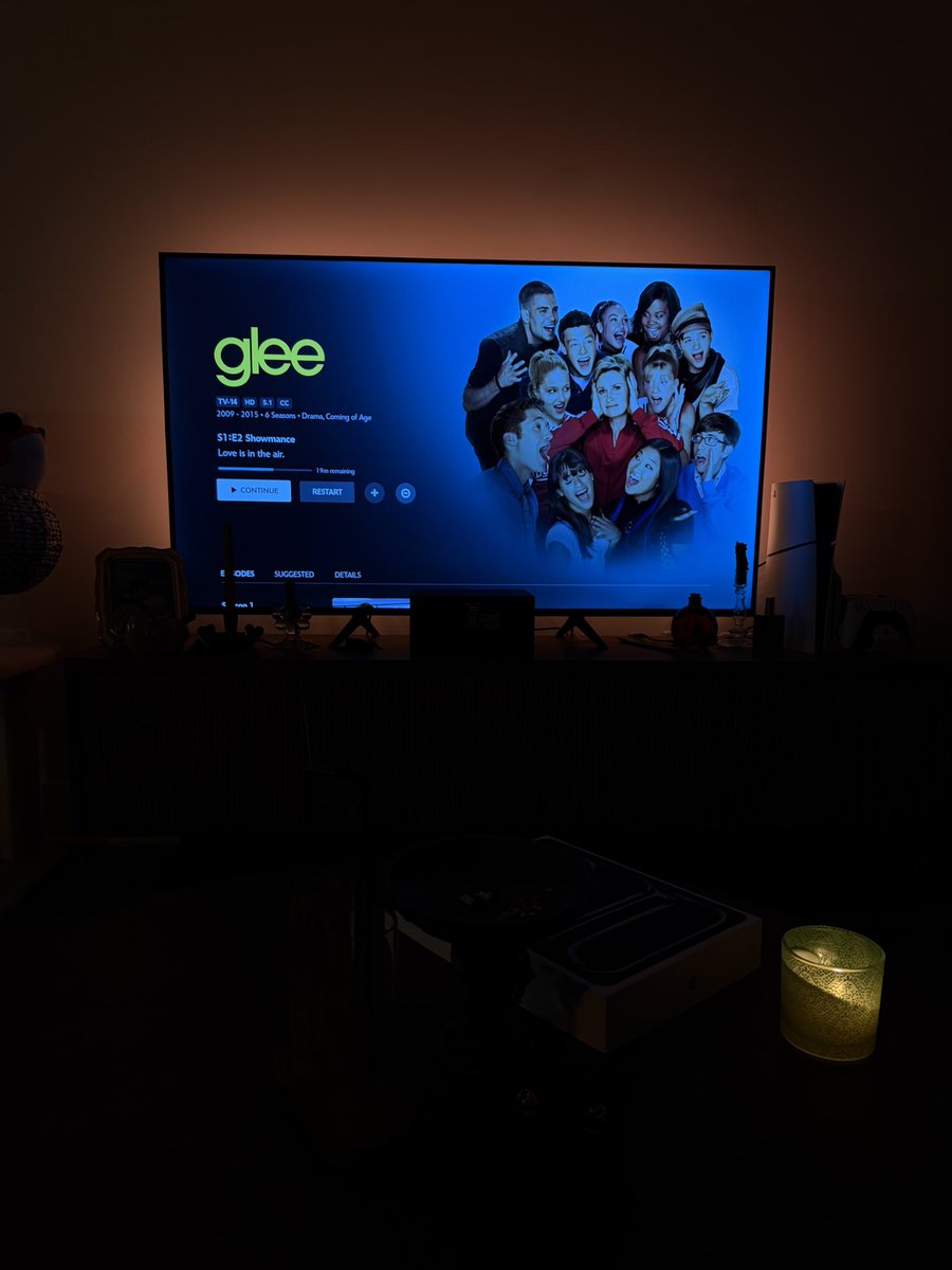 jadonslife's tweet photo. Went my whole life avoiding Glee like it was a personal mission. Fani forced me to watch it against my will…

…and I hate to admit this publicly, but I actually fuck with it. 😭 https://t.co/cPI9q93Zf9