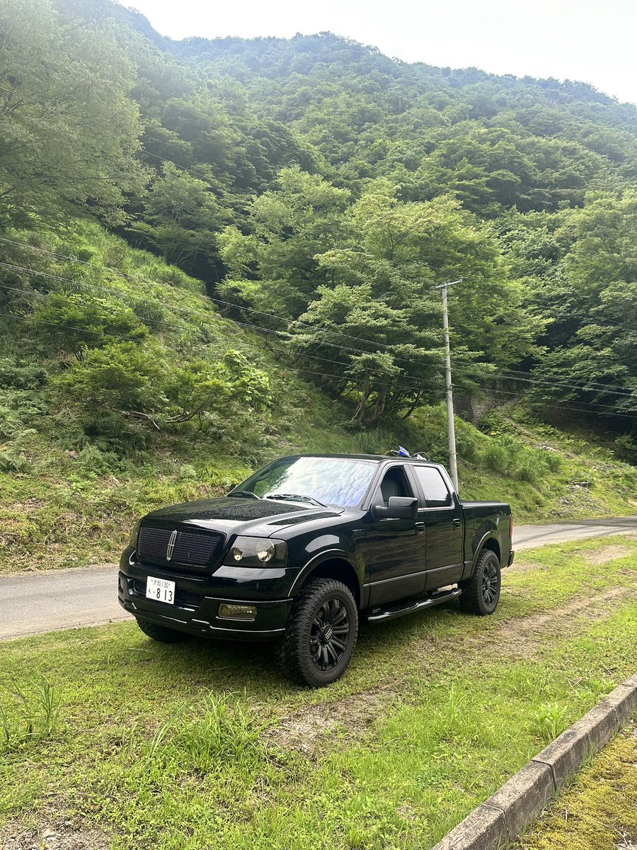 sk0888e89's tweet photo. 坂内バイクランド

#リンカーンマークLT
#アメ車 https://t.co/Y4t46PuSWb