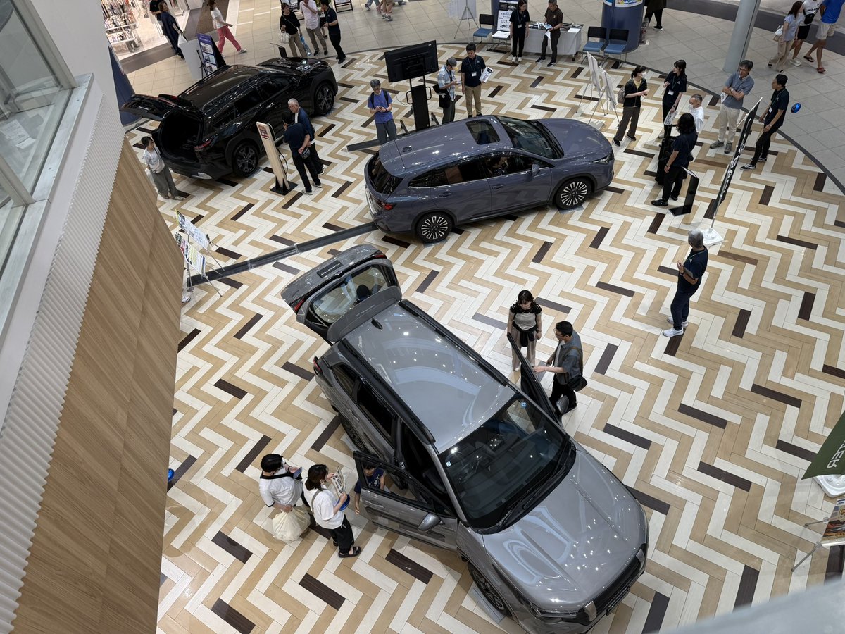 tie2's tweet photo. 本命はこっち。
レイバック SHEVはエアインテークないと前が短く感じる。
トレイルシーカーの方がマッシブ感があって格好いいかも https://t.co/m5WIonsRWi