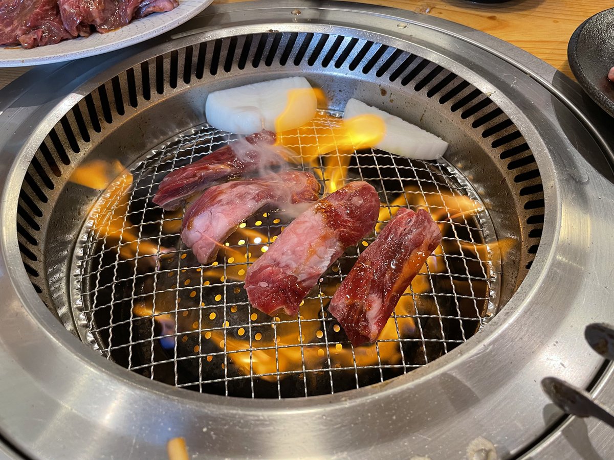 uraegu's tweet photo. 今からステーキ焼き🥩

#ユノローグ https://t.co/zvxrWiqWrd