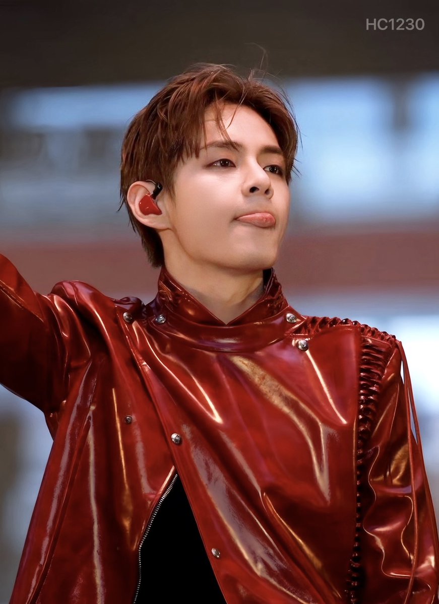 HC1230v's tweet photo. 260711 Munich DAY 1  

TAEHYUNG ROARS IN MUNICH
V IDOL OF IDOLS
#V_WORLDTOUR_ARIRANG_MUNICH_D1
#TAEHYUNG #BTSV https://t.co/jJhCkpWZHb