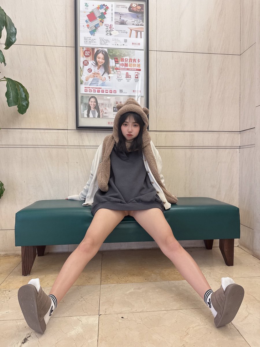 lunana0911's tweet photo. 這樣就沒有被偷看內褲的問題了💡 https://t.co/uqbWV6JSXo