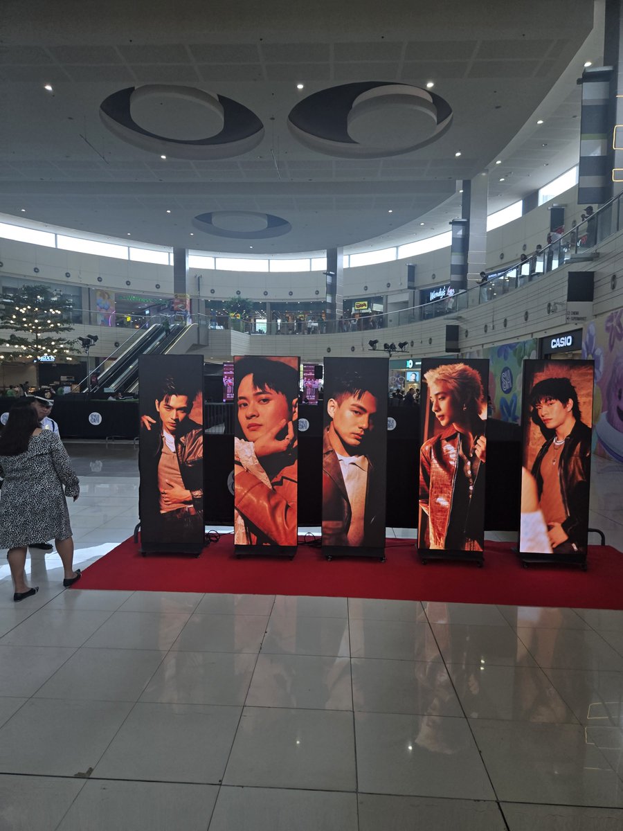 FanbACEs_ph's tweet photo. Level up si SM Novaliches

@bgyo_ph #BGYO_OnDemand #BGYO https://t.co/EOJtJeb5JQ