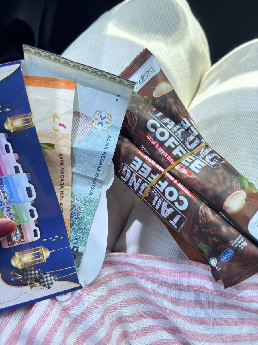asshhahh's tweet photo. never underestimate grandma's love, small things always matter to em. she asked me to try this coffee n when i told her i loved it, she immediately gave me a few sachets to bring home 🥹she’s soo sweettt https://t.co/FAXYoyKESp
