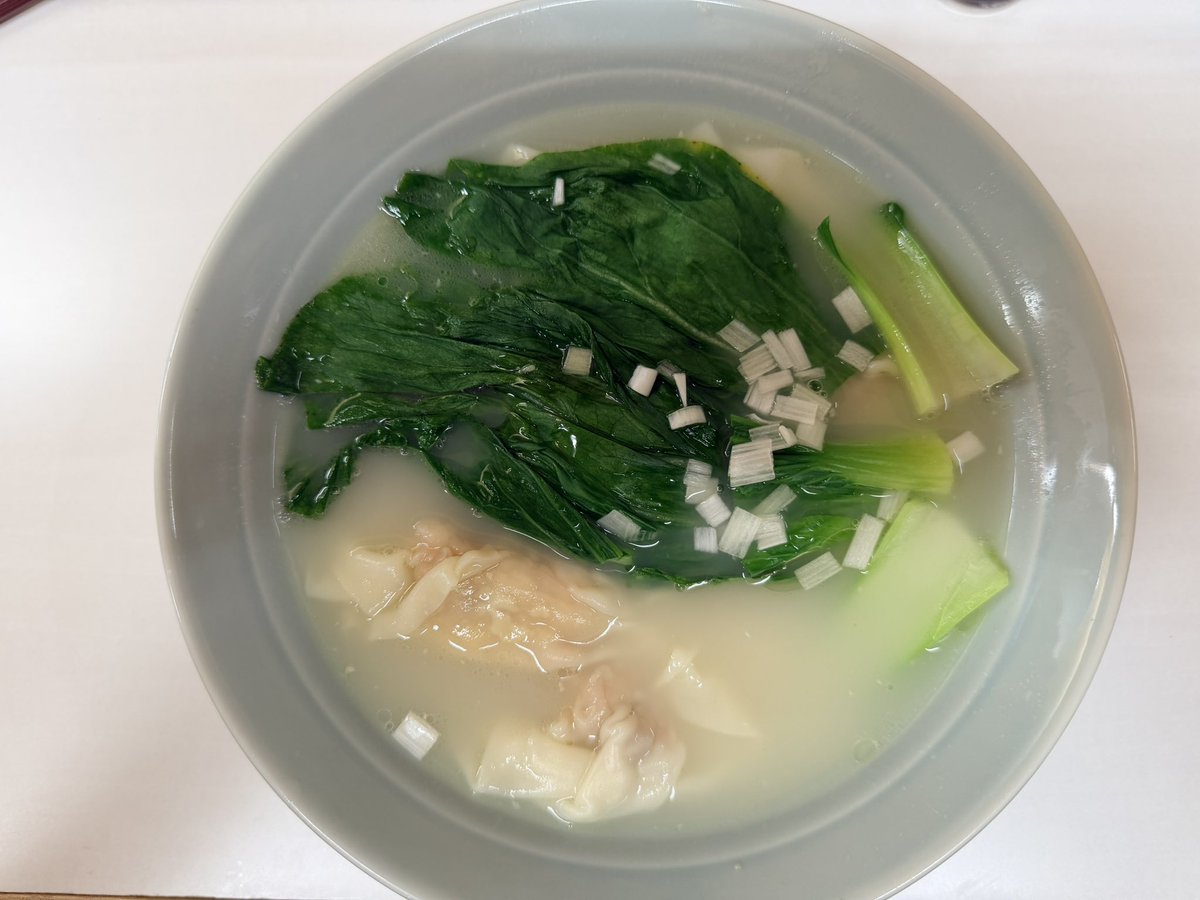 FX89858718's tweet photo. 移転前の去年の夏はエアコンなしで汗だくで食べていたのが懐かしい💦 https://t.co/3dz8fQ0EI6