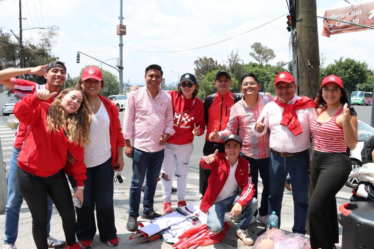 MaraV_J5's tweet photo. En el #PRI salimos a las calles para escucharte, para que sepas que siempre tendrás una mano amiga en la que te puedes apollar, nosotr@s estamos del lado de #México @alitomorenoc @BetanzosOficial @PRI_Nacional @PRICDMX_ https://t.co/QbxAph0LTr
