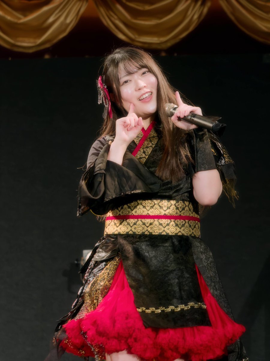 tomowithfk7's tweet photo. Live alive ♬⋆.˚𝄢⋆.ೃ࿔*:・
@Mikoto_oto_m
@mikoto_rinka_y
@mikoto_nanaka
#Mikoto
#雪桃ステージ #stageperformance #ファインダー越しの私の世界 https://t.co/ChFmSeJuxM