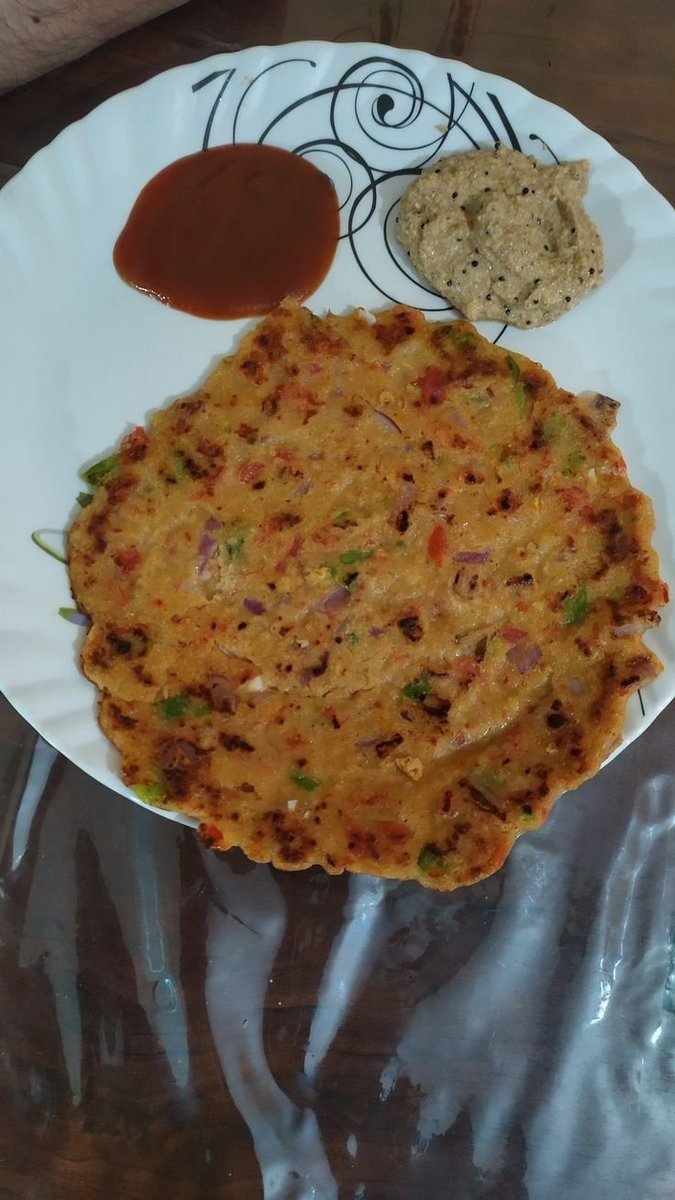BrainbytesDaily's tweet photo. Besan chilla on the plate 🍽️❤️ https://t.co/fZCv0vJ6pD